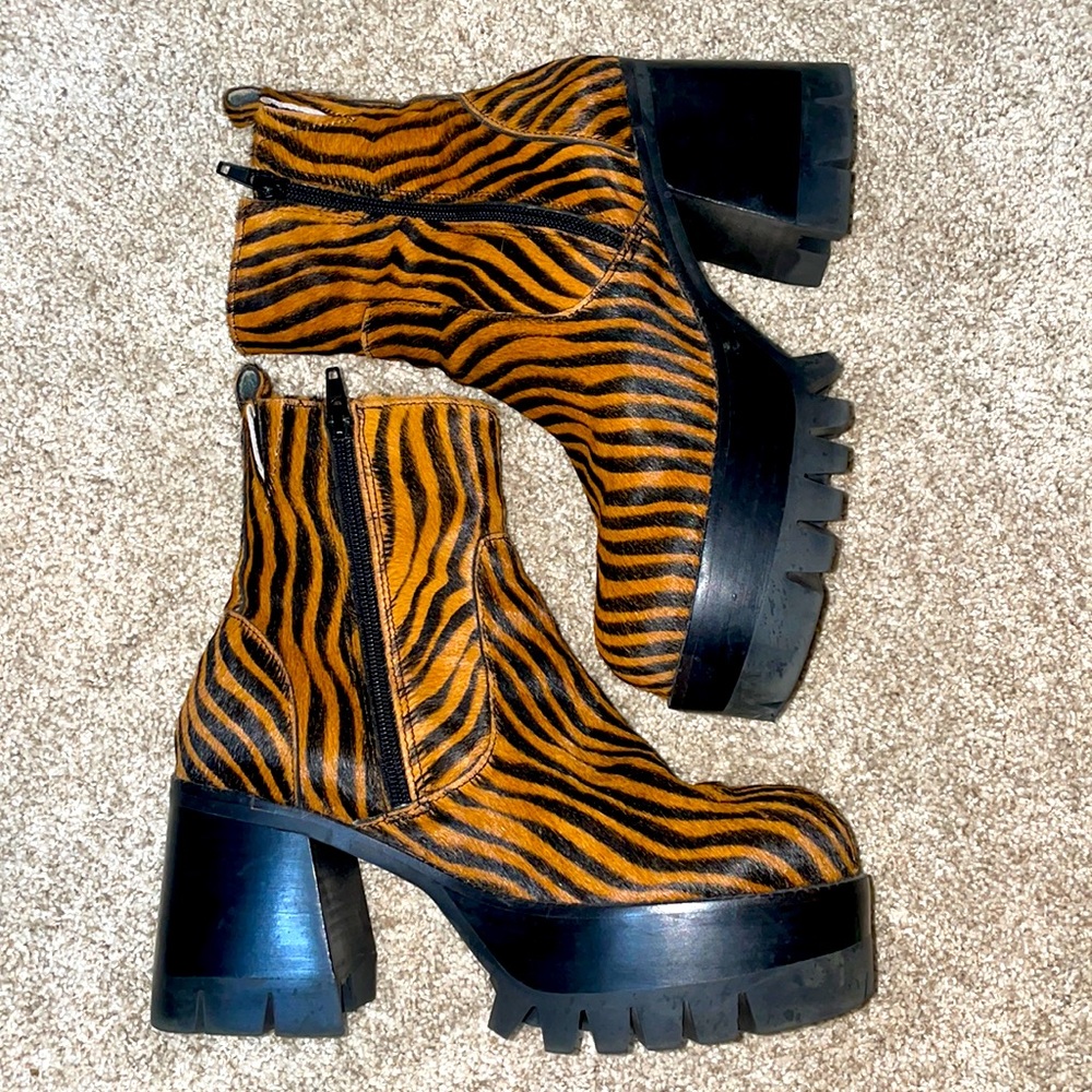 Like New Quavo tiger platform bootie Jeffrey Campbell